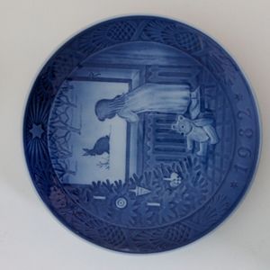 VTG 1982 Royal Copenhagen Plate